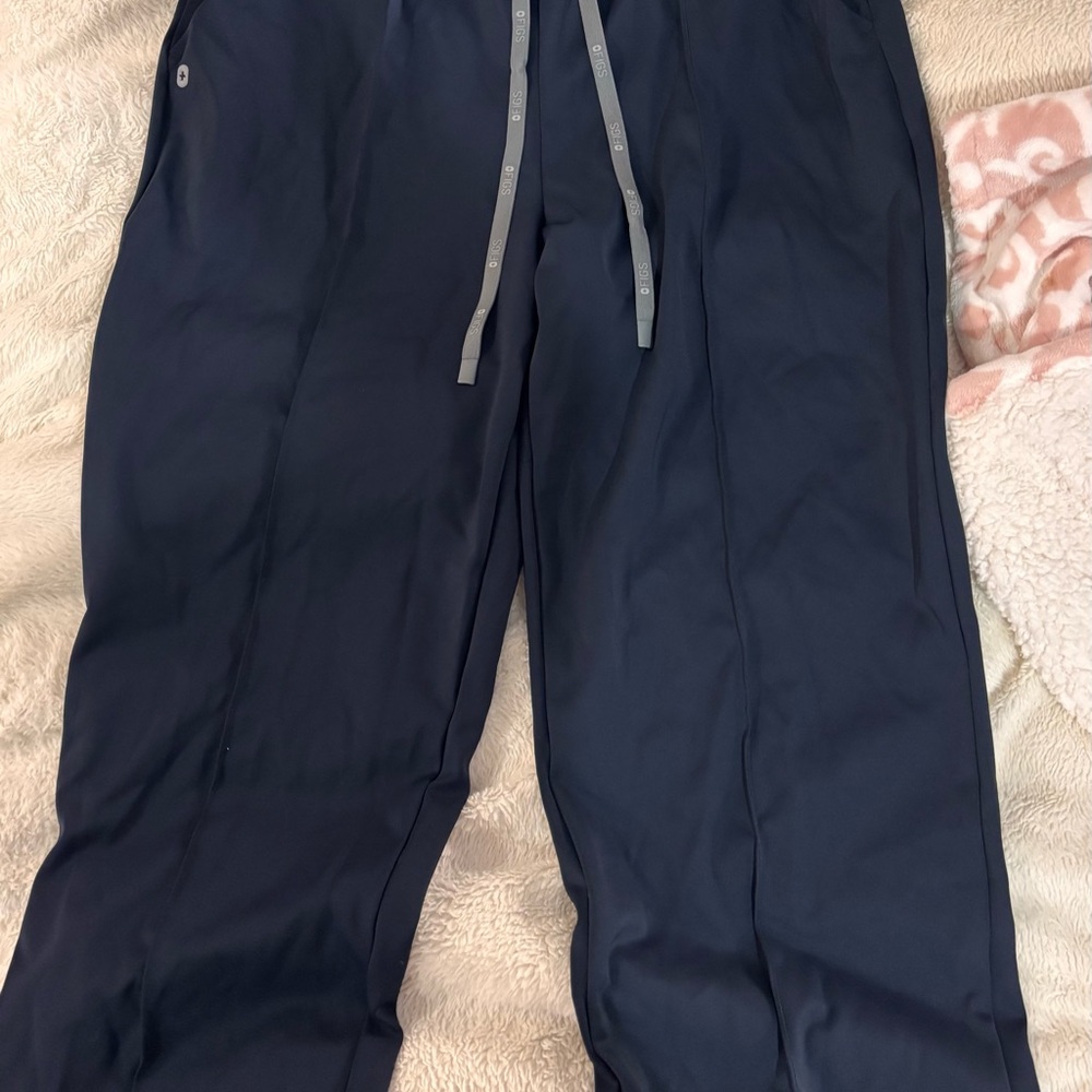 FIGS High Waisted Salina FORMx Wide Leg Scrub Pants - Picture 7 of 8